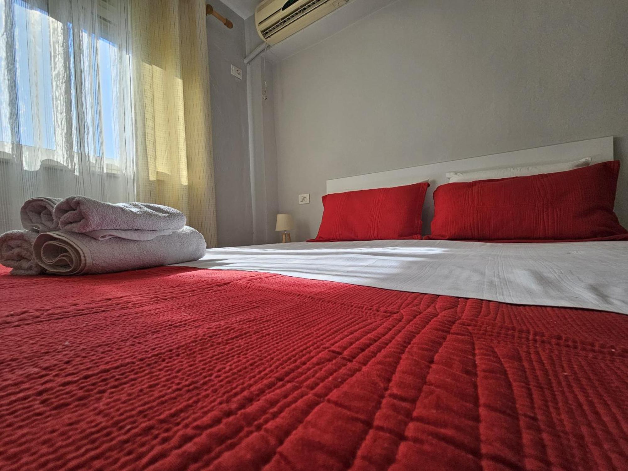 Library Apartment By Bohem Rentals Durres Luaran gambar